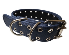 Cargar imagen en el visor de la galería, Collar Ancho de Neopreno para Razas Grandes - Color Negro (65 cm)
