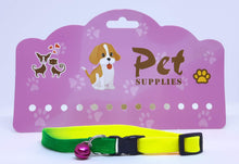 Cargar imagen en el visor de la galería, Collar multicolor con cascabel 1 x 30 cm
