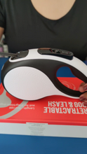 Cargar imagen en el visor de la galería, Correa retractil con luz led recargable 5 metros 25kg
