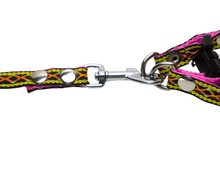 Cargar imagen en el visor de la galería, Pechera con correa chica estilo huichol
